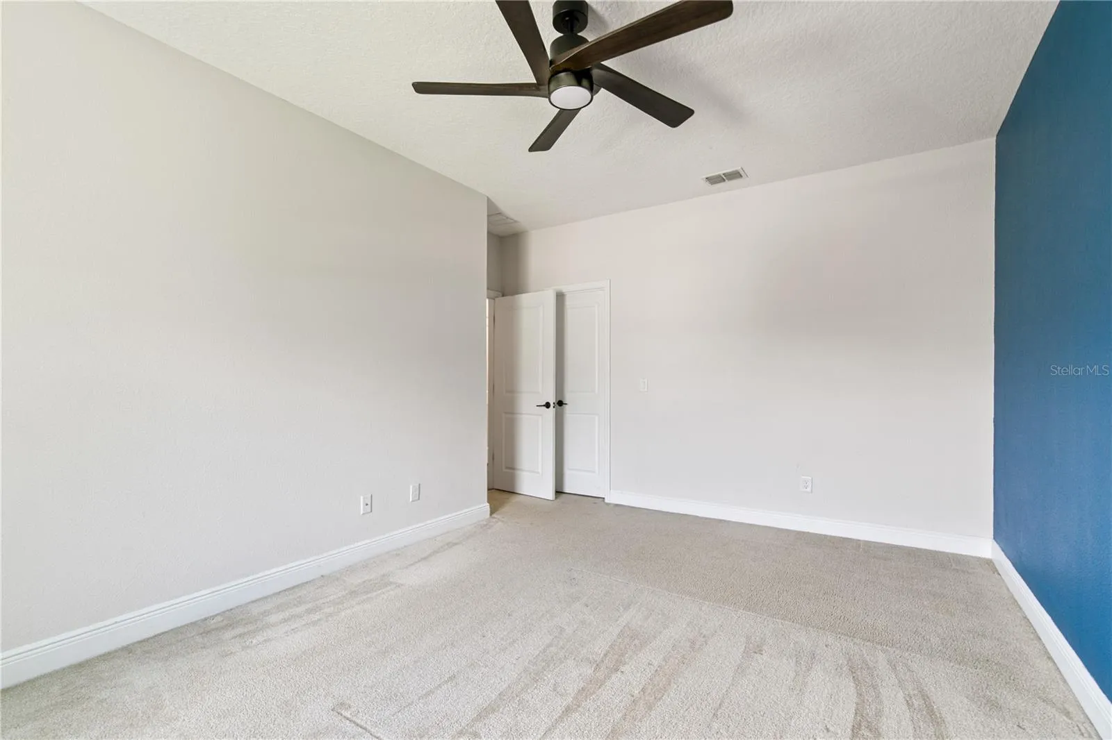 3241 Pinenut Dr, Apopka, Florida 32712, 6 Bedrooms Bedrooms, ,4 BathroomsBathrooms,Residential,For Sale,PINENUT,G5099141