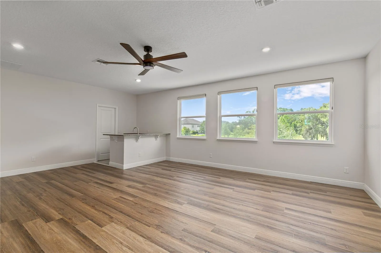 3241 Pinenut Dr, Apopka, Florida 32712, 6 Bedrooms Bedrooms, ,4 BathroomsBathrooms,Residential,For Sale,PINENUT,G5099141