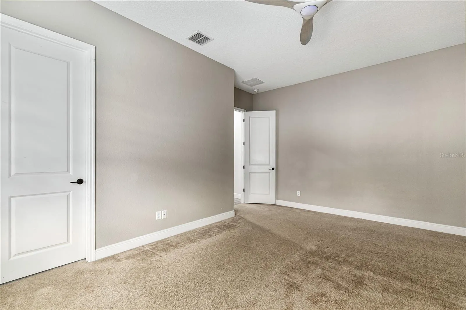 3241 Pinenut Dr, Apopka, Florida 32712, 6 Bedrooms Bedrooms, ,4 BathroomsBathrooms,Residential,For Sale,PINENUT,G5099141