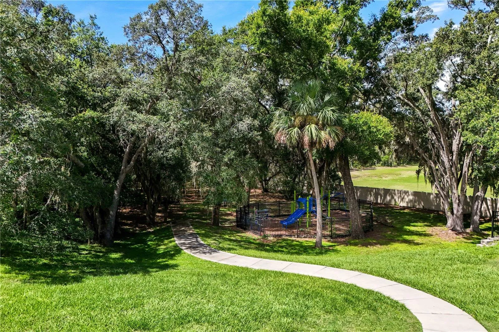 3241 Pinenut Dr, Apopka, Florida 32712, 6 Bedrooms Bedrooms, ,4 BathroomsBathrooms,Residential,For Sale,PINENUT,G5099141