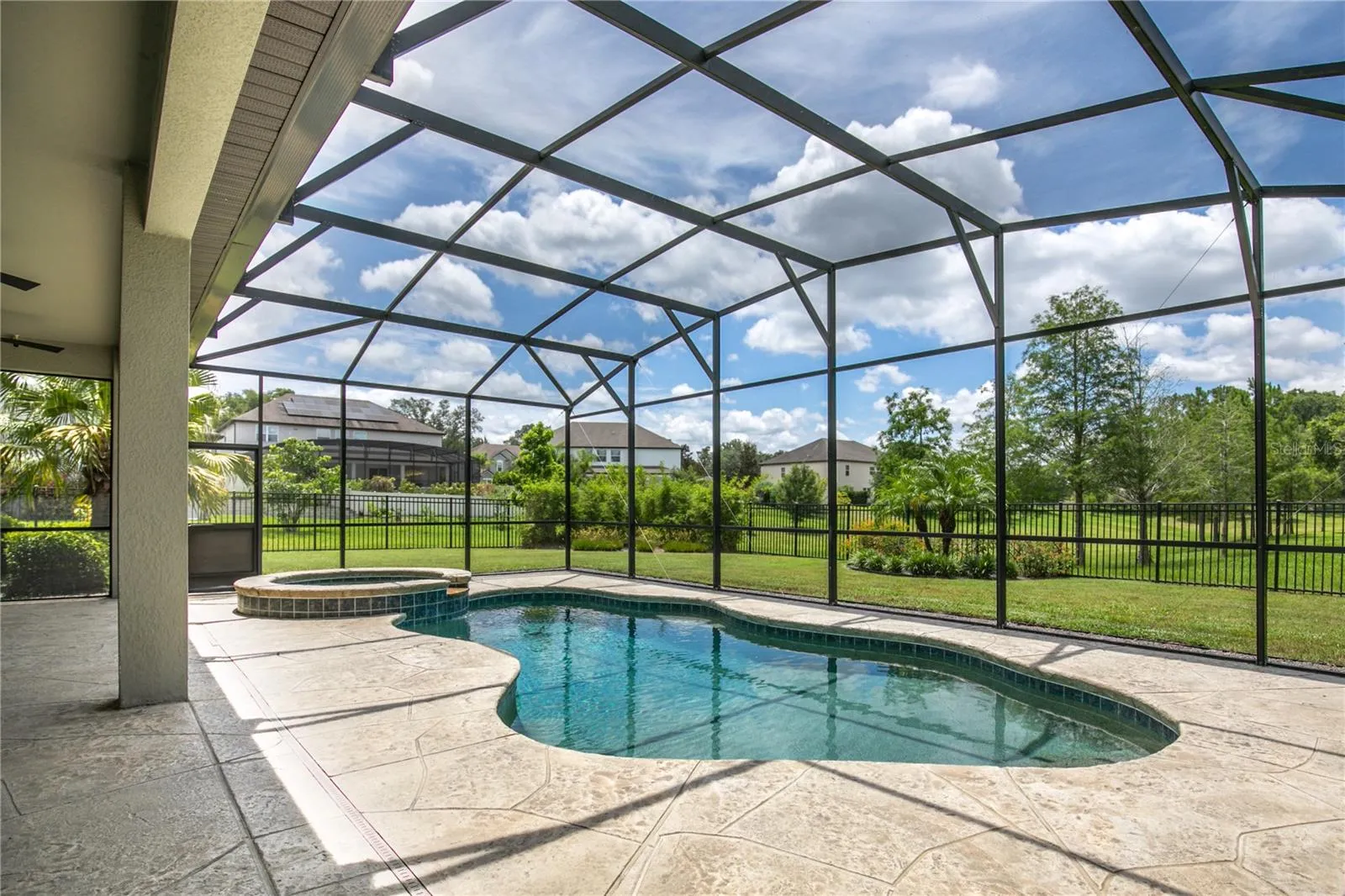 3241 Pinenut Dr, Apopka, Florida 32712, 6 Bedrooms Bedrooms, ,4 BathroomsBathrooms,Residential,For Sale,PINENUT,G5099141