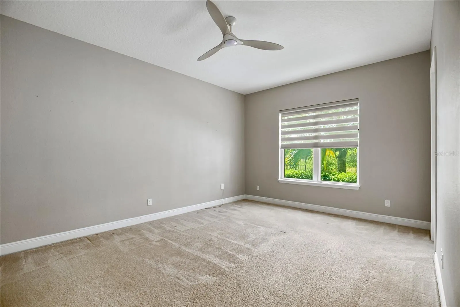 3241 Pinenut Dr, Apopka, Florida 32712, 6 Bedrooms Bedrooms, ,4 BathroomsBathrooms,Residential,For Sale,PINENUT,G5099141