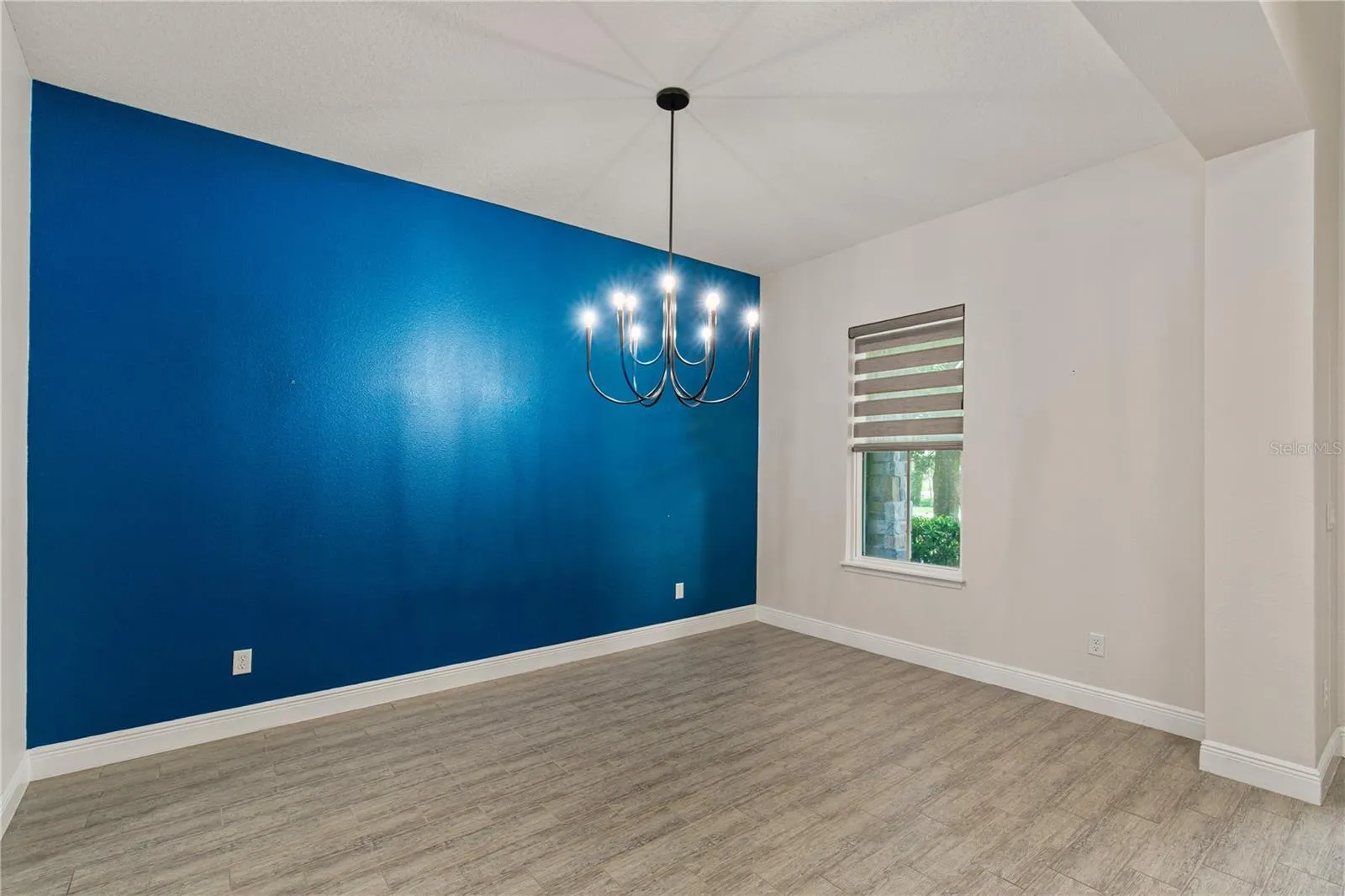 3241 Pinenut Dr, Apopka, Florida 32712, 6 Bedrooms Bedrooms, ,4 BathroomsBathrooms,Residential,For Sale,PINENUT,G5099141