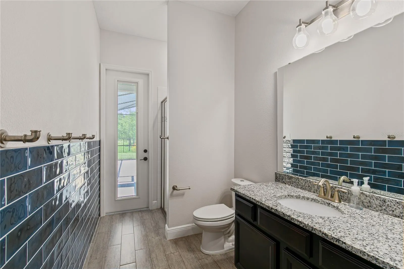 3241 Pinenut Dr, Apopka, Florida 32712, 6 Bedrooms Bedrooms, ,4 BathroomsBathrooms,Residential,For Sale,PINENUT,G5099141
