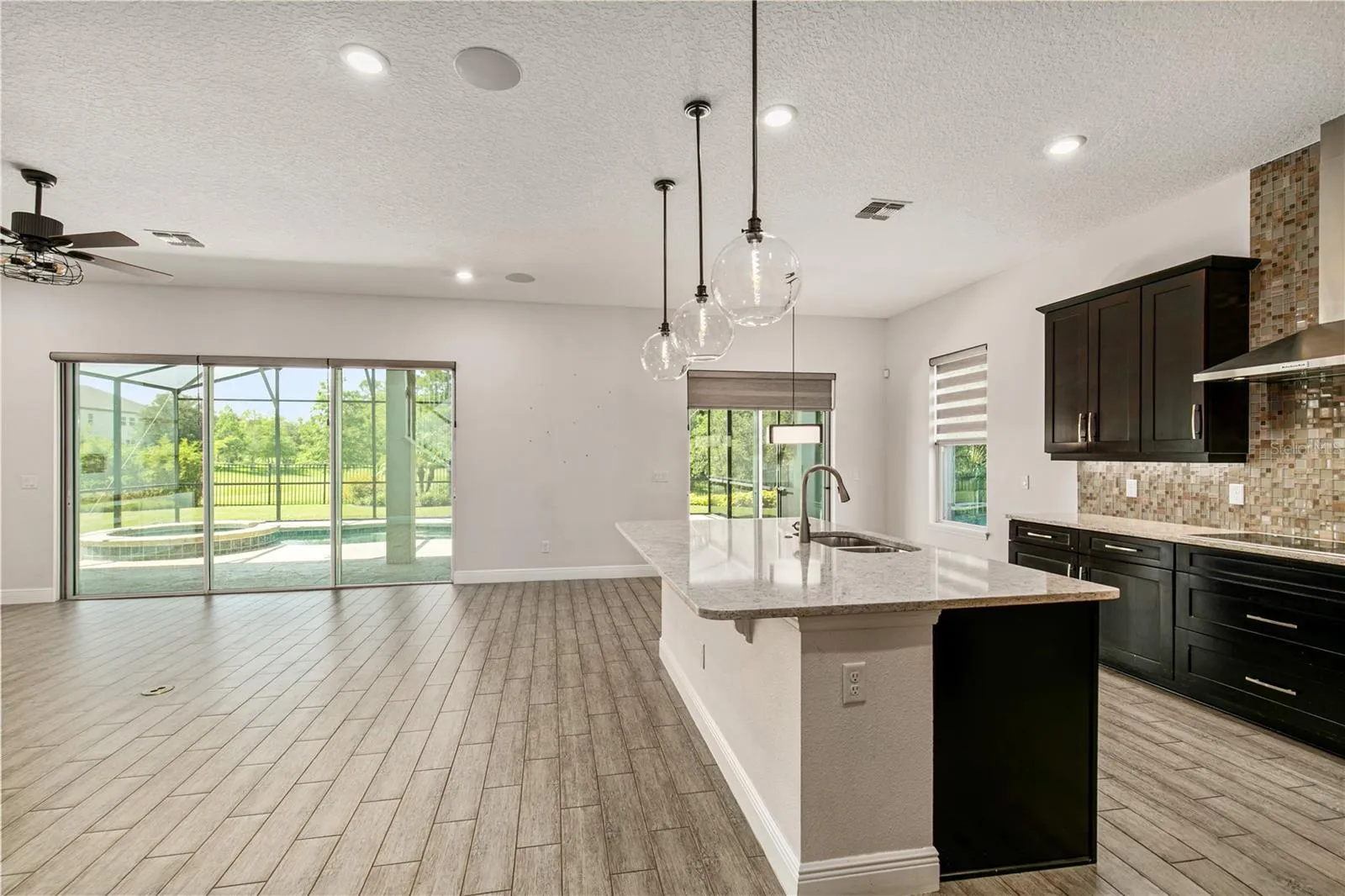 3241 Pinenut Dr, Apopka, Florida 32712, 6 Bedrooms Bedrooms, ,4 BathroomsBathrooms,Residential,For Sale,PINENUT,G5099141