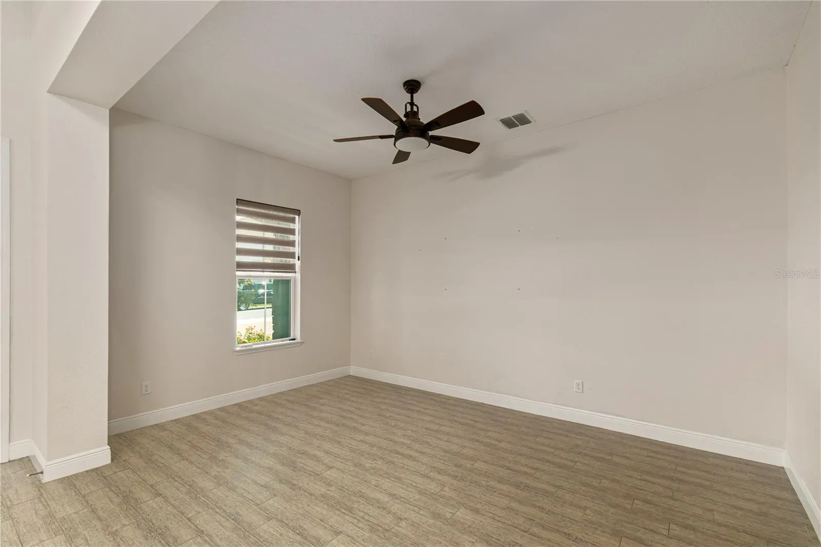 3241 Pinenut Dr, Apopka, Florida 32712, 6 Bedrooms Bedrooms, ,4 BathroomsBathrooms,Residential,For Sale,PINENUT,G5099141