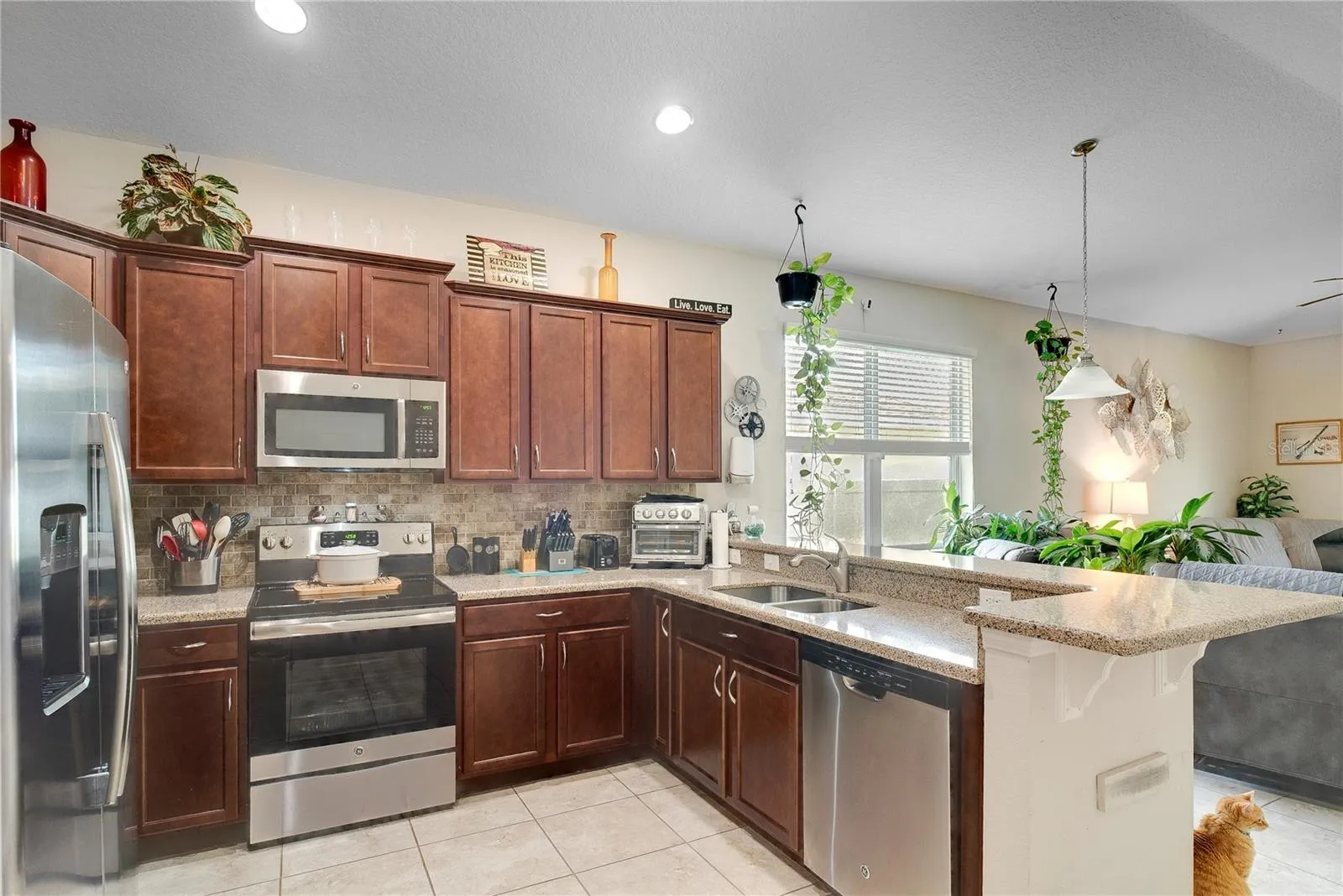 480 Kestrel Dr, Groveland, Florida 34736, 4 Bedrooms Bedrooms, ,2 BathroomsBathrooms,Residential,For Sale,KESTREL,O6323774