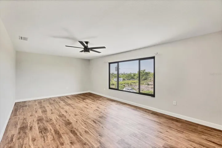 Bonus room - possible media room, game room, home office - choices could be endless