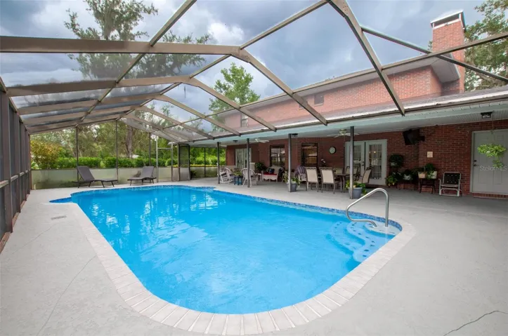 Pool & Lanai