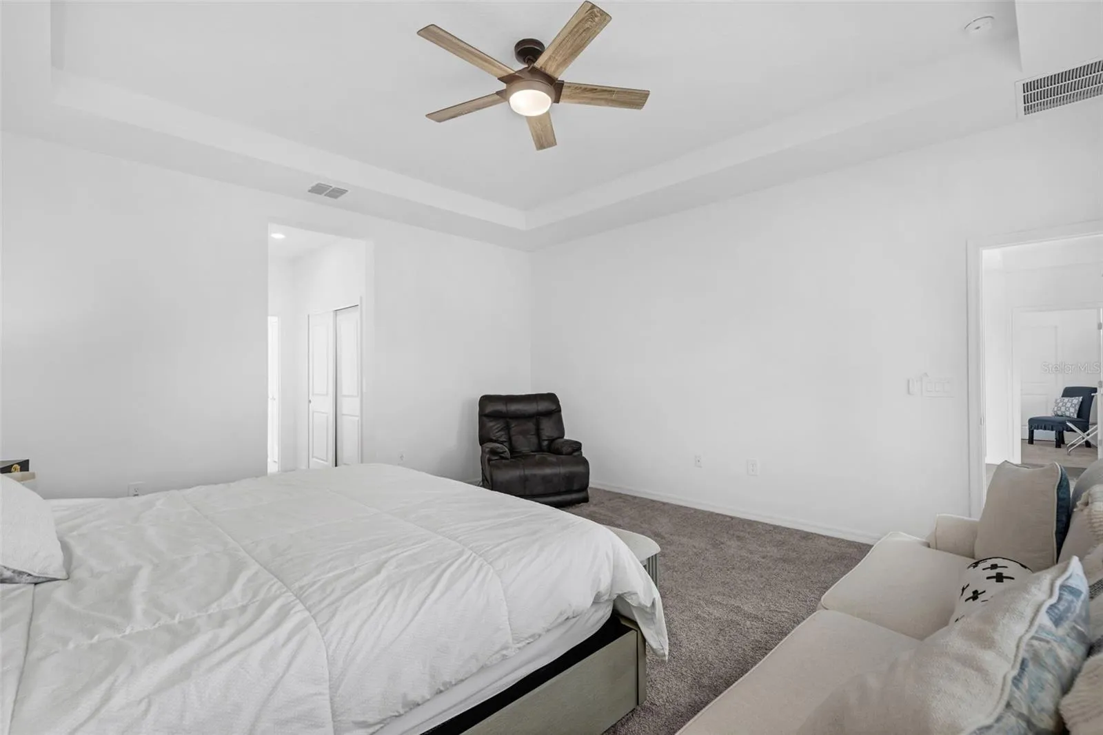 5229 Red Coral Cir, Mount Dora, Florida 32757, 4 Bedrooms Bedrooms, ,4 BathroomsBathrooms,Residential,For Sale,RED CORAL,S5130188