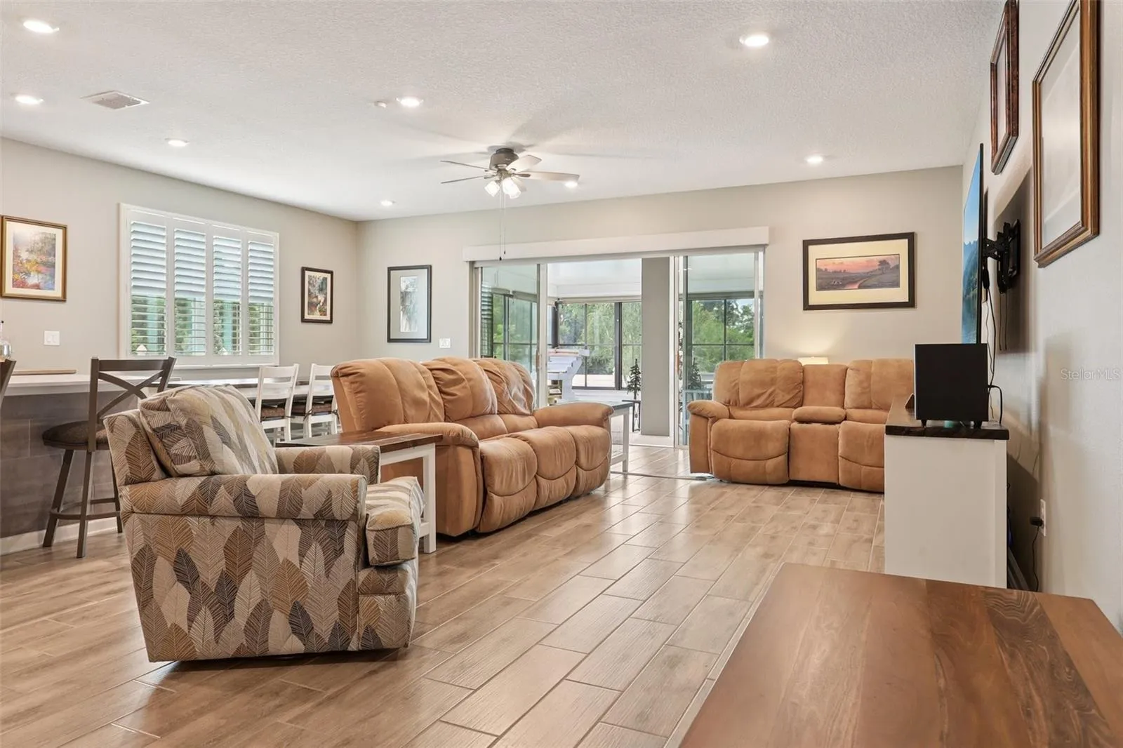 49 White Horse Way, Groveland, Florida 34736, 5 Bedrooms Bedrooms, ,4 BathroomsBathrooms,Residential,For Sale,WHITE HORSE,G5099174
