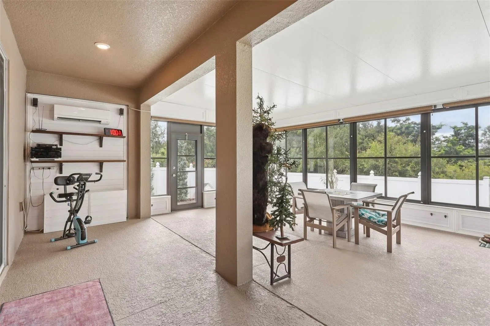 49 White Horse Way, Groveland, Florida 34736, 5 Bedrooms Bedrooms, ,4 BathroomsBathrooms,Residential,For Sale,WHITE HORSE,G5099174