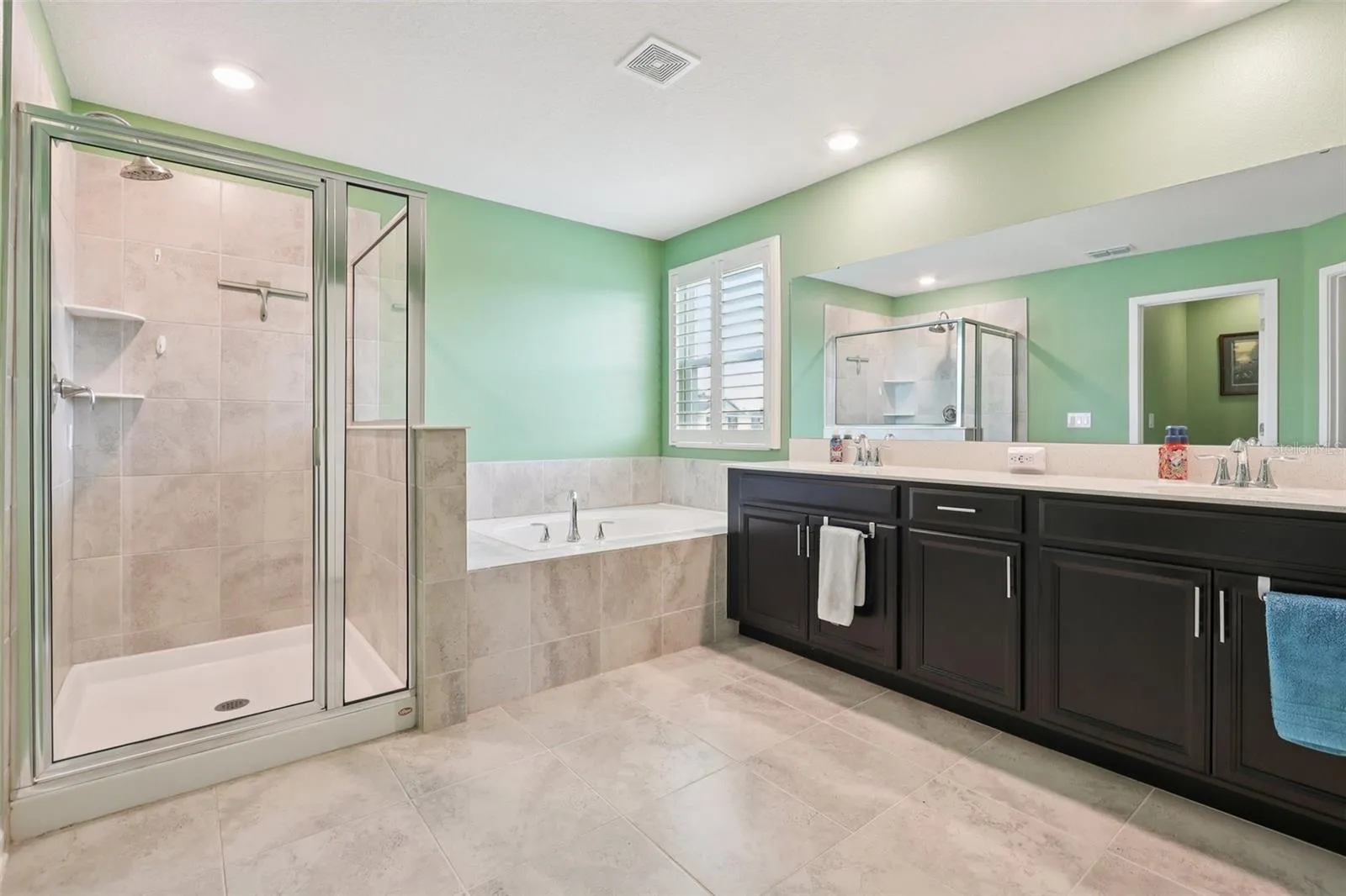 49 White Horse Way, Groveland, Florida 34736, 5 Bedrooms Bedrooms, ,4 BathroomsBathrooms,Residential,For Sale,WHITE HORSE,G5099174