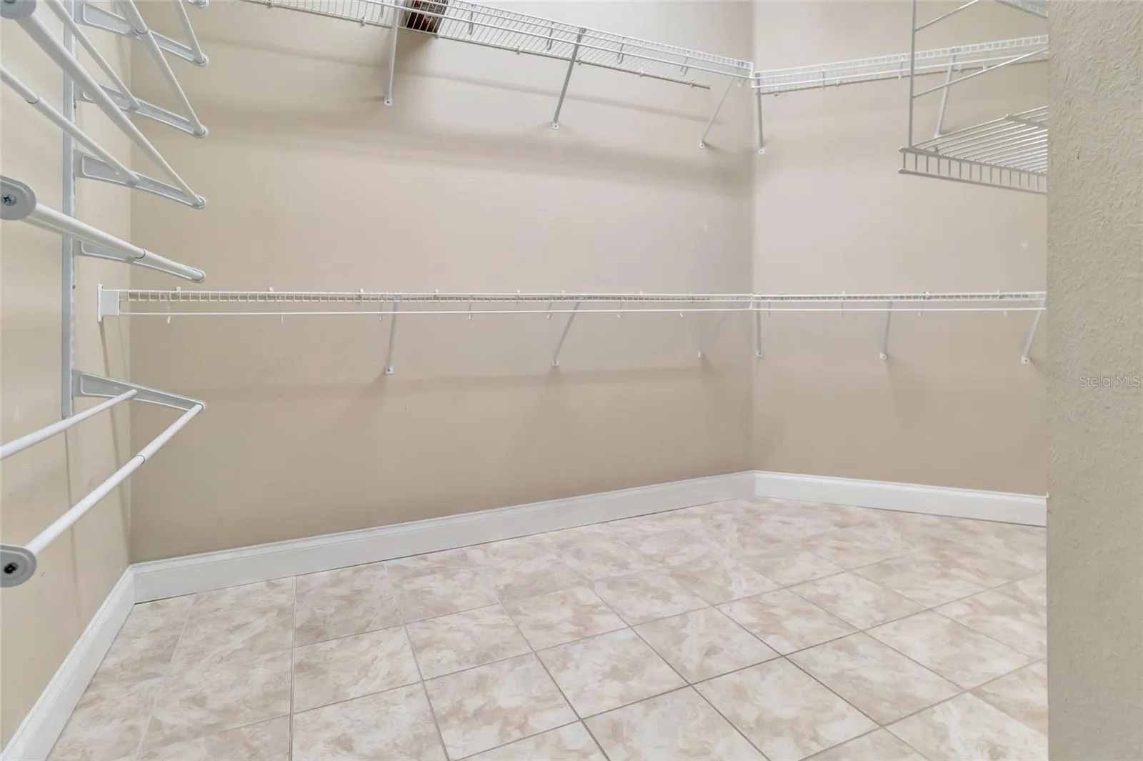 18139 Great Blue Heron Dr, Groveland, Florida 34736, 4 Bedrooms Bedrooms, ,4 BathroomsBathrooms,Residential,For Sale,GREAT BLUE HERON,G5099175