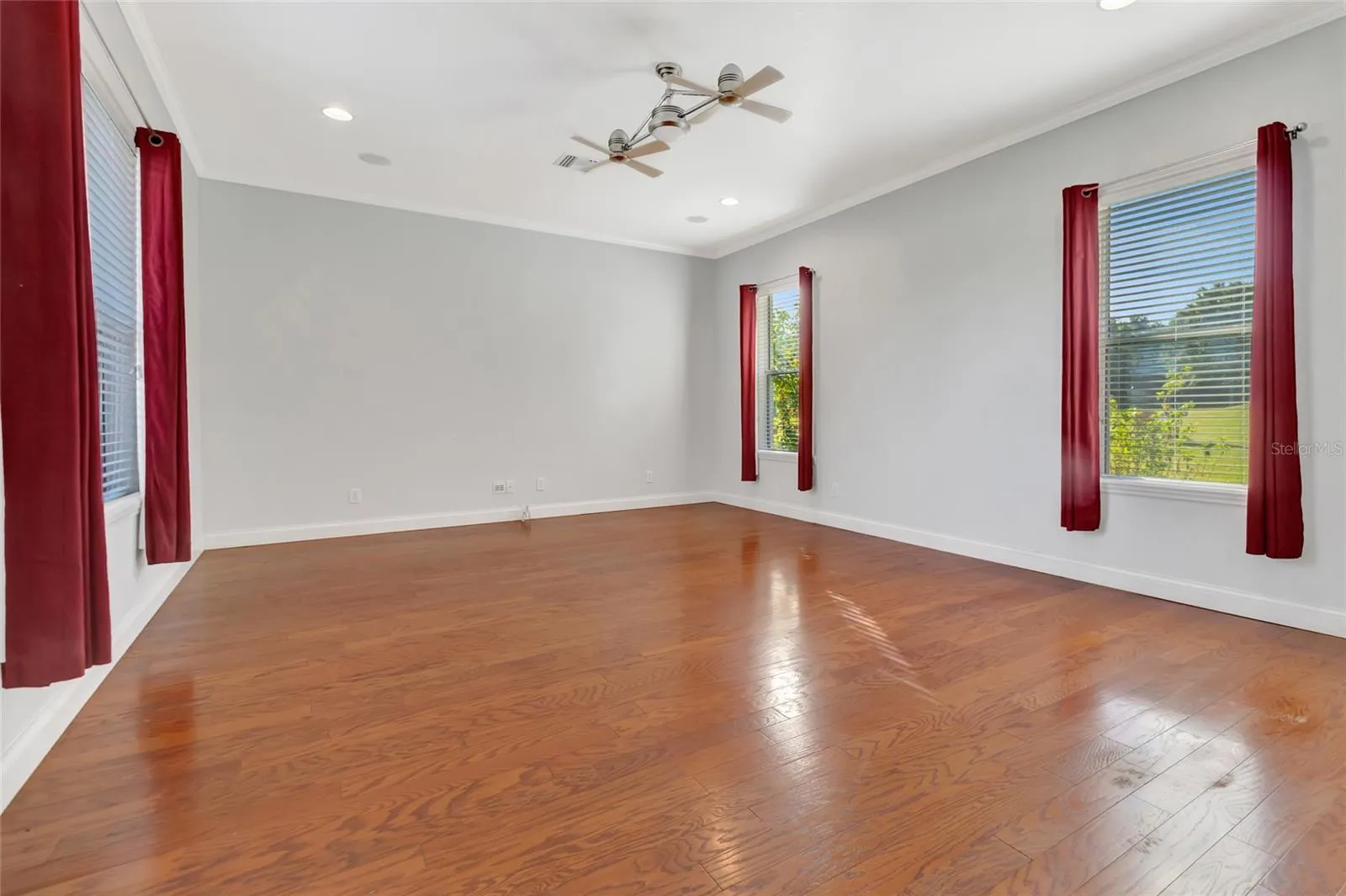 18139 Great Blue Heron Dr, Groveland, Florida 34736, 4 Bedrooms Bedrooms, ,4 BathroomsBathrooms,Residential,For Sale,GREAT BLUE HERON,G5099175