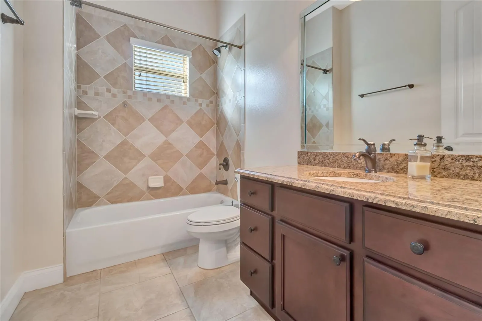 18139 Great Blue Heron Dr, Groveland, Florida 34736, 4 Bedrooms Bedrooms, ,4 BathroomsBathrooms,Residential,For Sale,GREAT BLUE HERON,G5099175