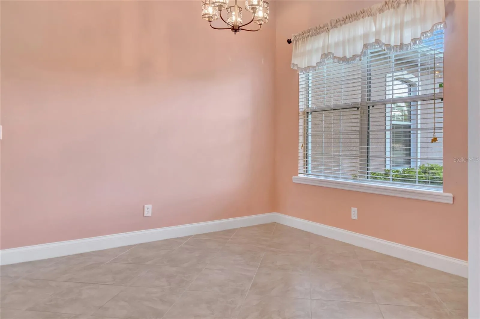 18139 Great Blue Heron Dr, Groveland, Florida 34736, 4 Bedrooms Bedrooms, ,4 BathroomsBathrooms,Residential,For Sale,GREAT BLUE HERON,G5099175
