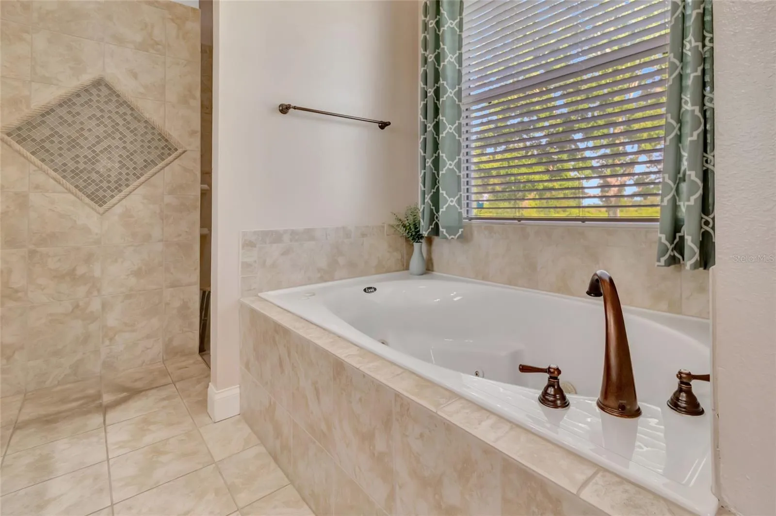 18139 Great Blue Heron Dr, Groveland, Florida 34736, 4 Bedrooms Bedrooms, ,4 BathroomsBathrooms,Residential,For Sale,GREAT BLUE HERON,G5099175