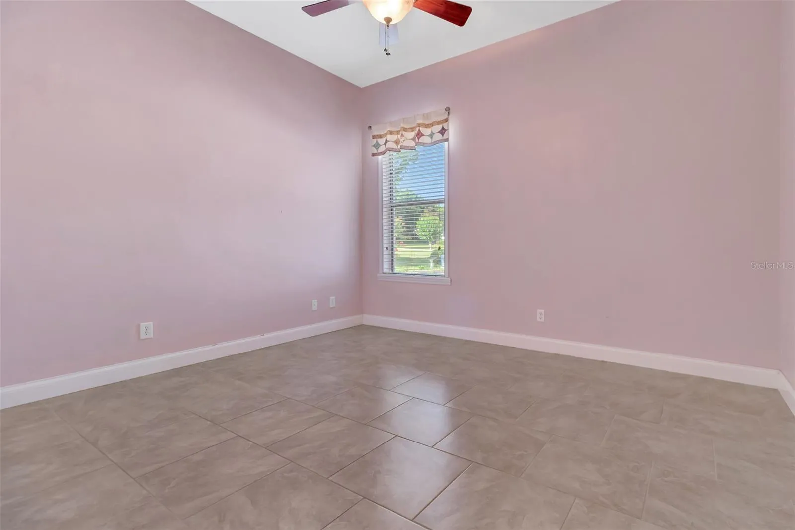 18139 Great Blue Heron Dr, Groveland, Florida 34736, 4 Bedrooms Bedrooms, ,4 BathroomsBathrooms,Residential,For Sale,GREAT BLUE HERON,G5099175