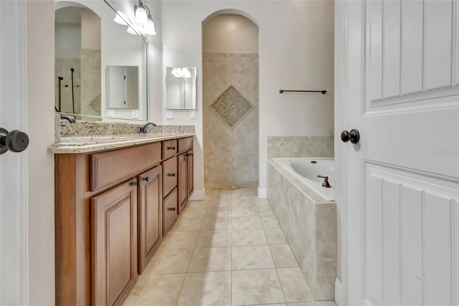 18139 Great Blue Heron Dr, Groveland, Florida 34736, 4 Bedrooms Bedrooms, ,4 BathroomsBathrooms,Residential,For Sale,GREAT BLUE HERON,G5099175