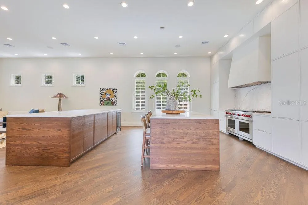 6186 Louise Cove Drive, Windermere, Florida 34786, 4 Bedrooms Bedrooms, ,6 BathroomsBathrooms,Residential,For Sale,LOUISE COVE DRIVE,O6324115