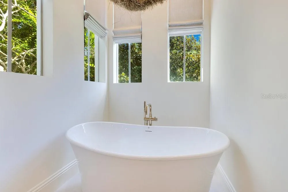 6186 Louise Cove Drive, Windermere, Florida 34786, 4 Bedrooms Bedrooms, ,6 BathroomsBathrooms,Residential,For Sale,LOUISE COVE DRIVE,O6324115