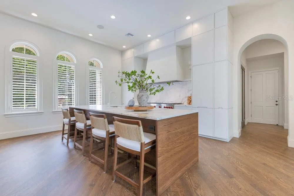 6186 Louise Cove Drive, Windermere, Florida 34786, 4 Bedrooms Bedrooms, ,6 BathroomsBathrooms,Residential,For Sale,LOUISE COVE DRIVE,O6324115