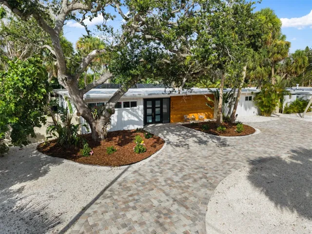 4879 Commonwealth Dr, Sarasota, Florida 34242, 4 Bedrooms Bedrooms, ,3 BathroomsBathrooms,Residential,For Sale,COMMONWEALTH,A4657940