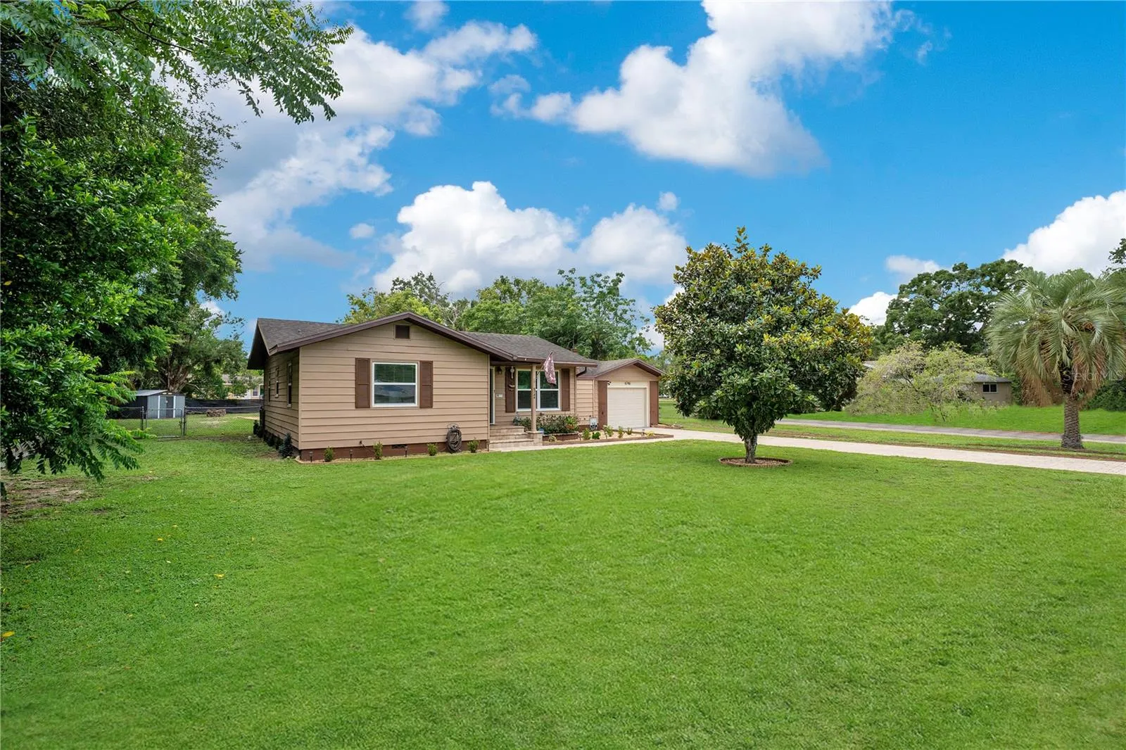 6746 Osceola Dr, Mount Dora, Florida 32757, 3 Bedrooms Bedrooms, ,2 BathroomsBathrooms,Residential,For Sale,OSCEOLA,O6324284