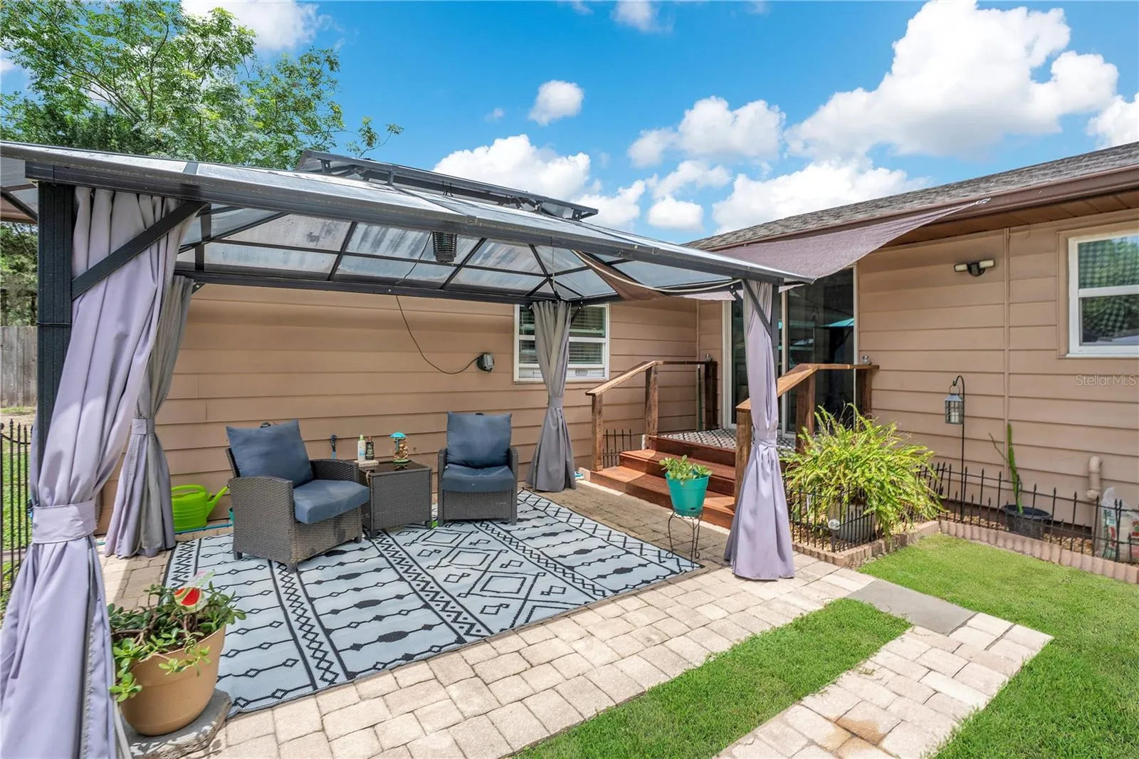 6746 Osceola Dr, Mount Dora, Florida 32757, 3 Bedrooms Bedrooms, ,2 BathroomsBathrooms,Residential,For Sale,OSCEOLA,O6324284