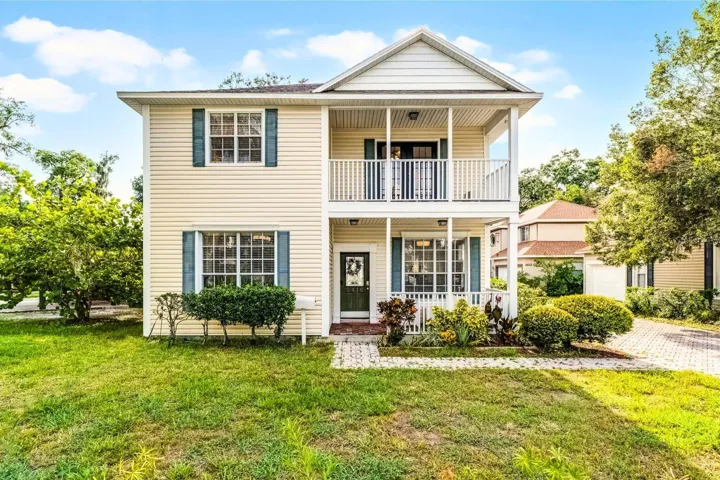 2416 Formosa Ave