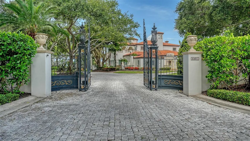 4423 Bay Shore Rd, Sarasota, Florida 34234, 5 Bedrooms Bedrooms, ,10 BathroomsBathrooms,Residential,For Sale,BAY SHORE,A4657960
