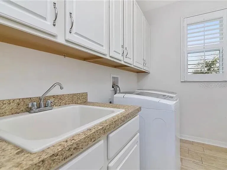 8004 Sweet Orange Ave, Winter Garden, Florida 34787, 3 Bedrooms Bedrooms, ,2 BathroomsBathrooms,Residential,For Sale,SWEET ORANGE,O6324351