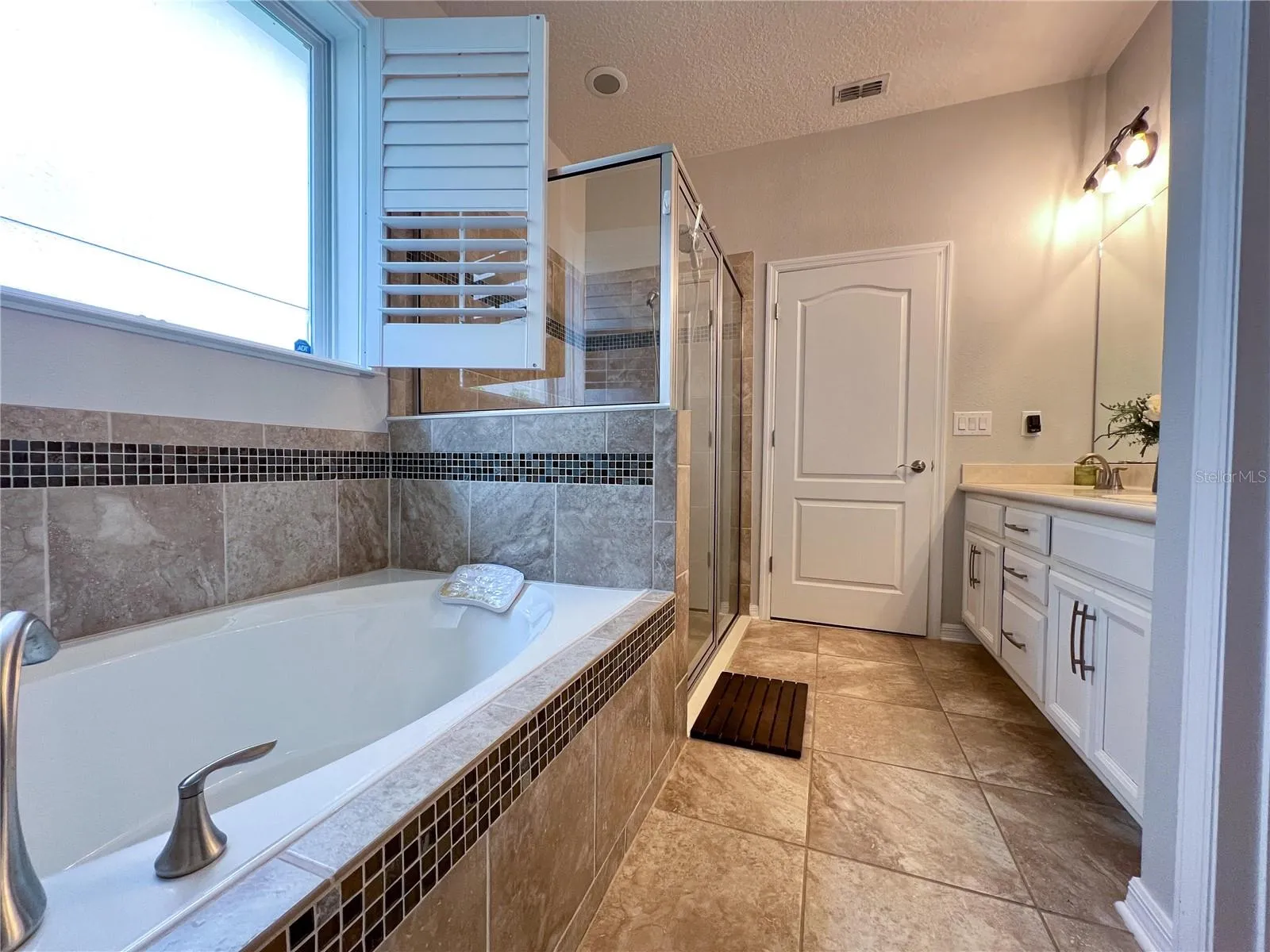 8004 Sweet Orange Ave, Winter Garden, Florida 34787, 3 Bedrooms Bedrooms, ,2 BathroomsBathrooms,Residential,For Sale,SWEET ORANGE,O6324351