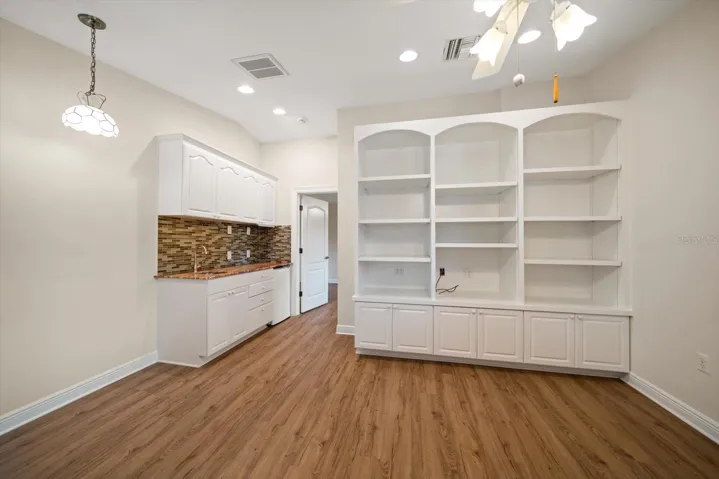 In Law Suite with Breakfast Bar