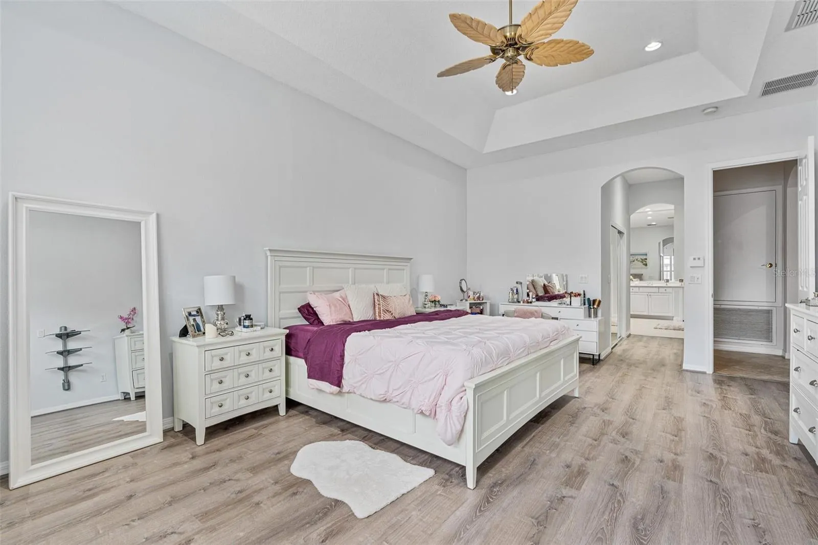 13466 Zori Ln, Windermere, Florida 34786, 4 Bedrooms Bedrooms, ,3 BathroomsBathrooms,Residential,For Sale,ZORI,O6324403