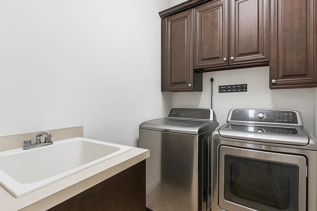 13466 Zori Ln, Windermere, Florida 34786, 4 Bedrooms Bedrooms, ,3 BathroomsBathrooms,Residential,For Sale,ZORI,O6324403