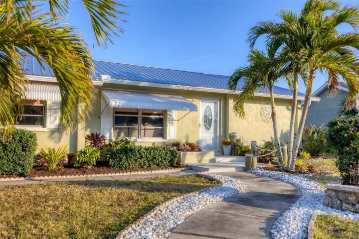4607 Mangrove Point Rd, Bradenton, Florida 34210, 2 Bedrooms Bedrooms, ,3 BathroomsBathrooms,Residential Lease,For Rent,MANGROVE POINT,A4657989