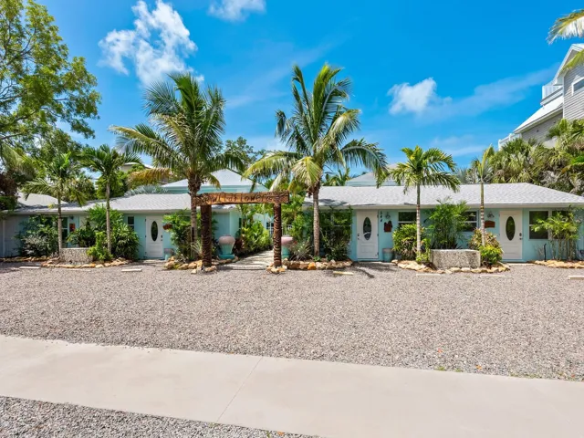 544 Canal Rd, Sarasota, Florida 34242, 8 Bedrooms Bedrooms, ,8 BathroomsBathrooms,Residential Income,For Sale,CANAL,A4657990