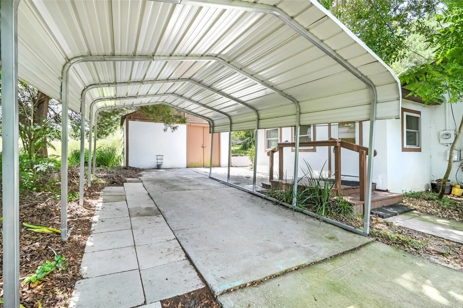 9404 Lakeshore Dr, Clermont, Florida 34711, 3 Bedrooms Bedrooms, ,2 BathroomsBathrooms,Residential,For Sale,LAKESHORE,G5099229