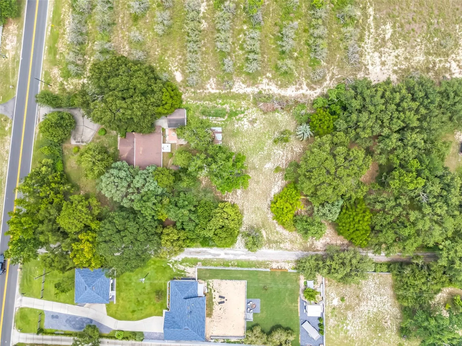 9404 Lakeshore Dr, Clermont, Florida 34711, 3 Bedrooms Bedrooms, ,2 BathroomsBathrooms,Residential,For Sale,LAKESHORE,G5099229
