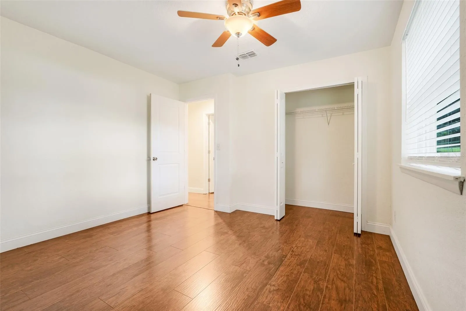 9404 Lakeshore Dr, Clermont, Florida 34711, 3 Bedrooms Bedrooms, ,2 BathroomsBathrooms,Residential,For Sale,LAKESHORE,G5099229