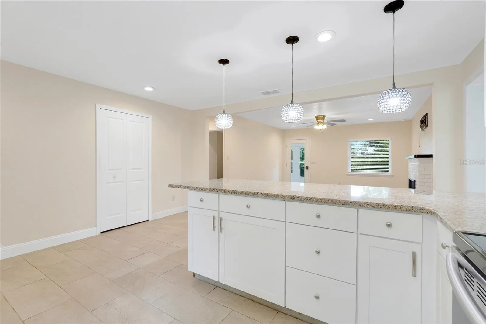 9404 Lakeshore Dr, Clermont, Florida 34711, 3 Bedrooms Bedrooms, ,2 BathroomsBathrooms,Residential,For Sale,LAKESHORE,G5099229
