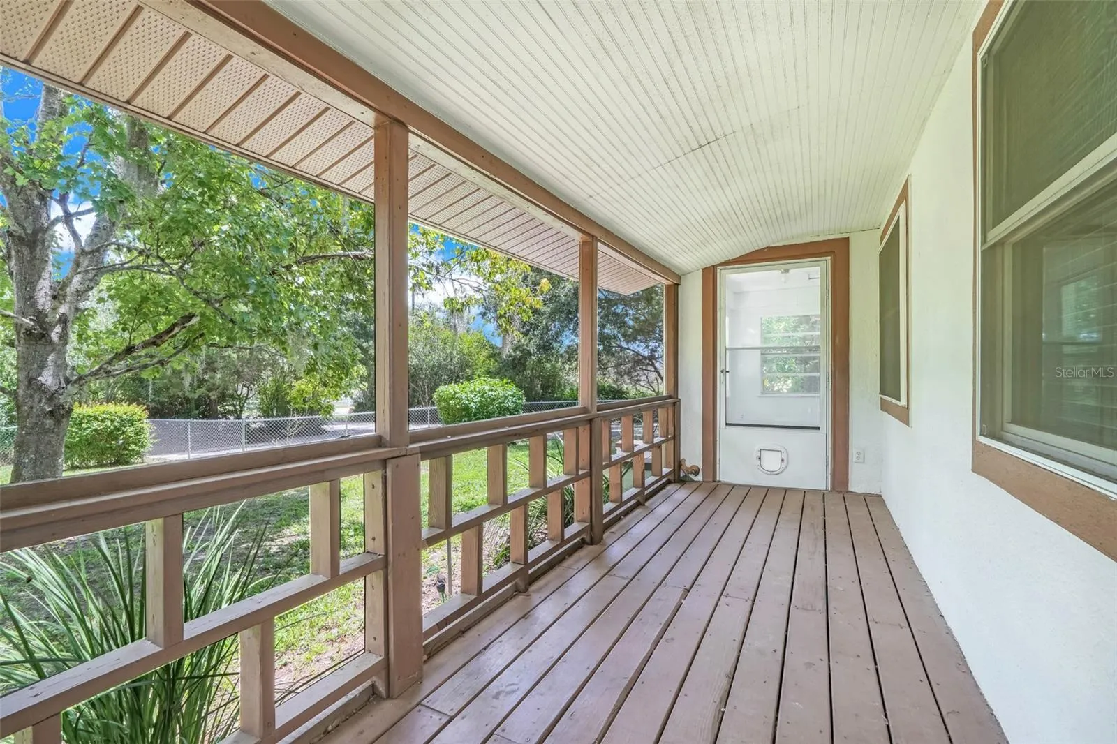 9404 Lakeshore Dr, Clermont, Florida 34711, 3 Bedrooms Bedrooms, ,2 BathroomsBathrooms,Residential,For Sale,LAKESHORE,G5099229