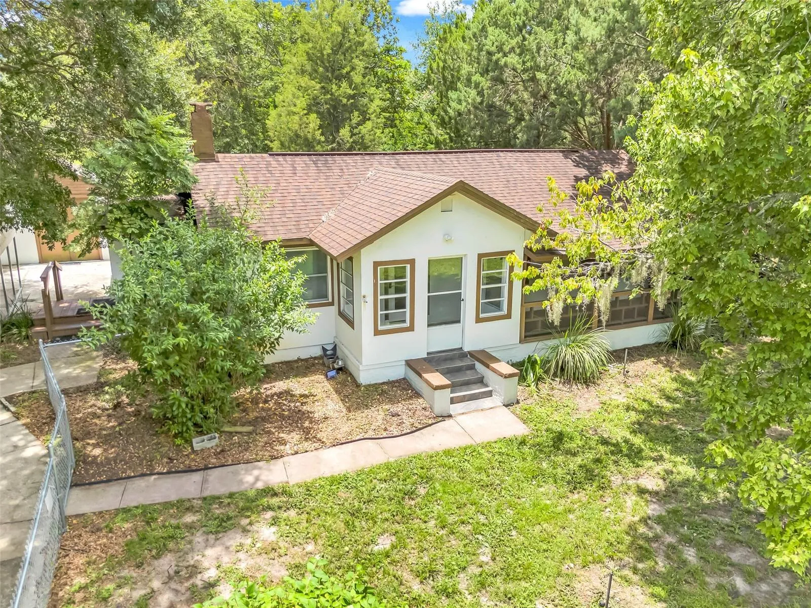 9404 Lakeshore Dr, Clermont, Florida 34711, 3 Bedrooms Bedrooms, ,2 BathroomsBathrooms,Residential,For Sale,LAKESHORE,G5099229