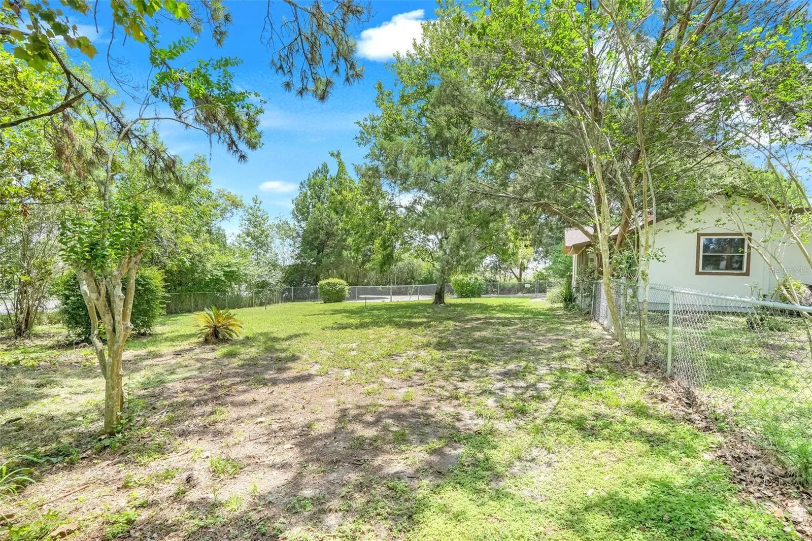 9404 Lakeshore Dr, Clermont, Florida 34711, 3 Bedrooms Bedrooms, ,2 BathroomsBathrooms,Residential,For Sale,LAKESHORE,G5099229