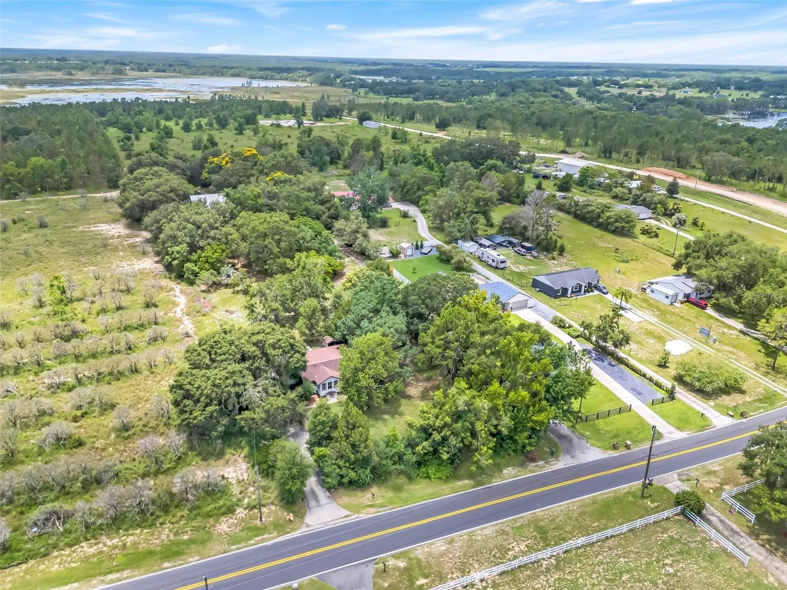 9404 Lakeshore Dr, Clermont, Florida 34711, 3 Bedrooms Bedrooms, ,2 BathroomsBathrooms,Residential,For Sale,LAKESHORE,G5099229