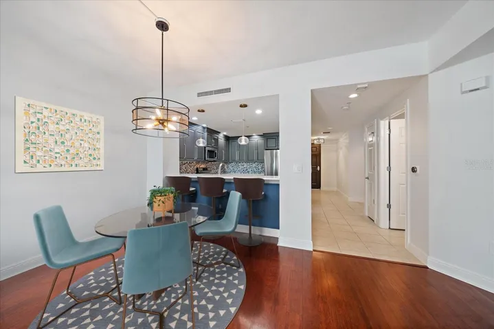 VIRTUALLY STAGED dining area
