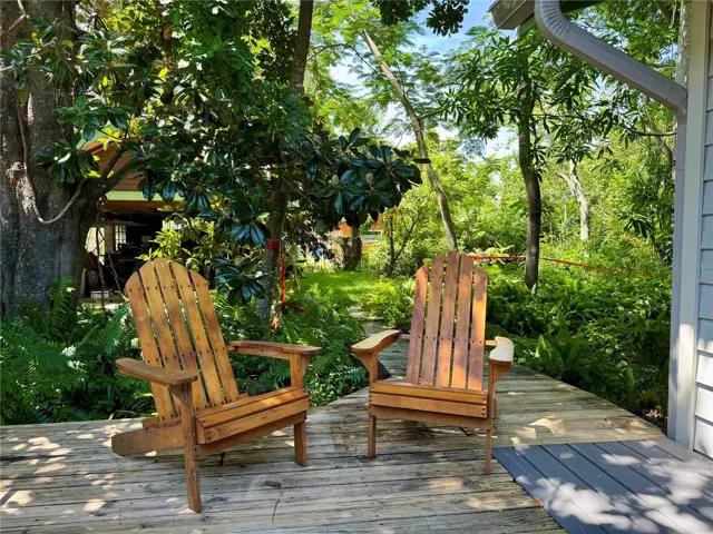 Deck perfect for relaxing