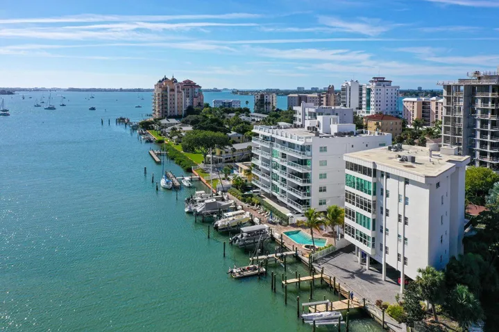 660 Golden Gate Pt #32, Sarasota, Florida 34236, 2 Bedrooms Bedrooms, ,2 BathroomsBathrooms,Residential,For Sale,GOLDEN GATE,A4658549